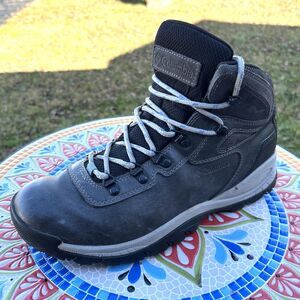 Columbia Hiking Boots Womens Gray Sz 10 Newton Ridge Plus Waterproof Omni-Grip